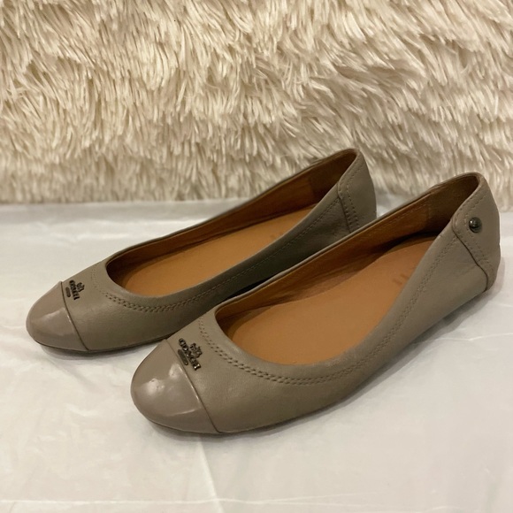 Coach - Picture 1 of 2